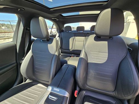 Used 2025 Mercedes-Benz C 300 4MATIC Sedan image 22