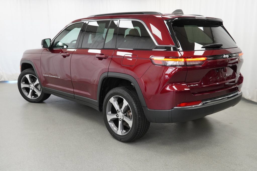Certified 2025 Jeep Grand Cherokee Limited AWD/4WD image 27