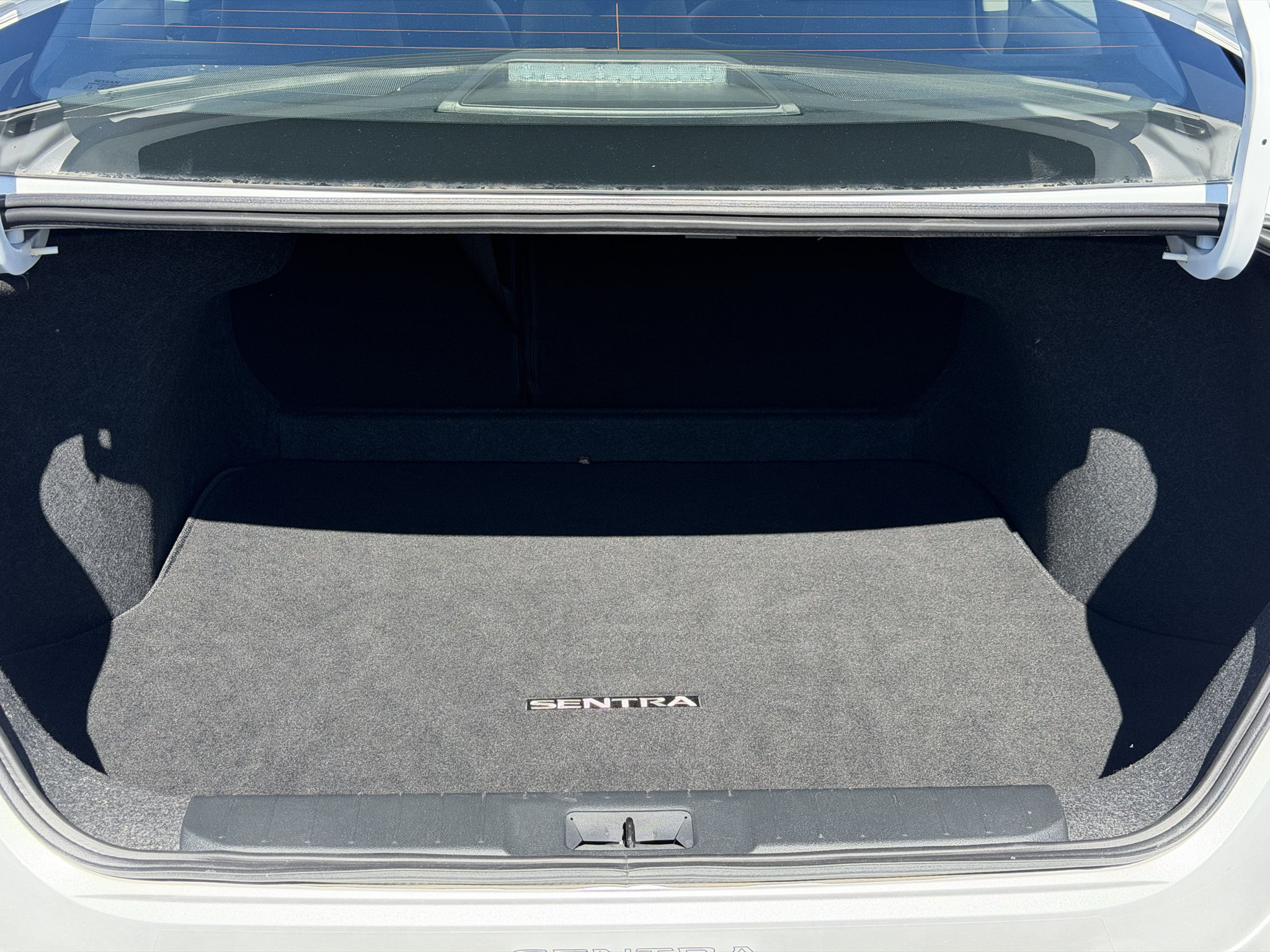 Used 2025 Nissan Sentra SR w/ SR Premium Package FWD image 25