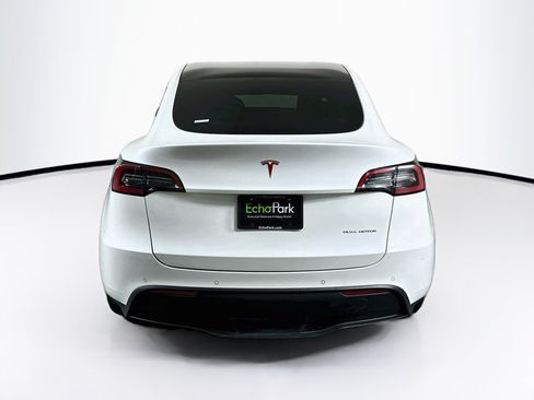 Used 2022 Tesla Model Y Long Range AWD/4WD image 7