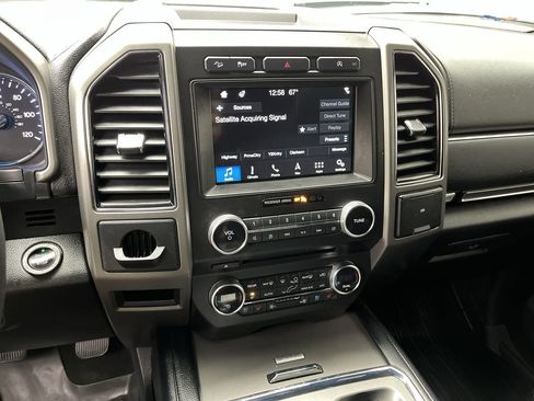 Used 2018 Ford Expedition Max XLT w/ Equipment Group 202A AWD/4WD image 19