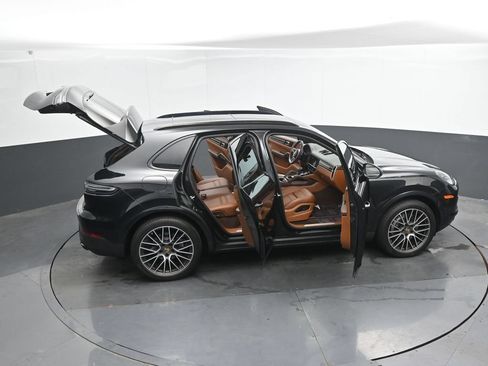 Used 2023 Porsche Cayenne AWD/4WD image 50