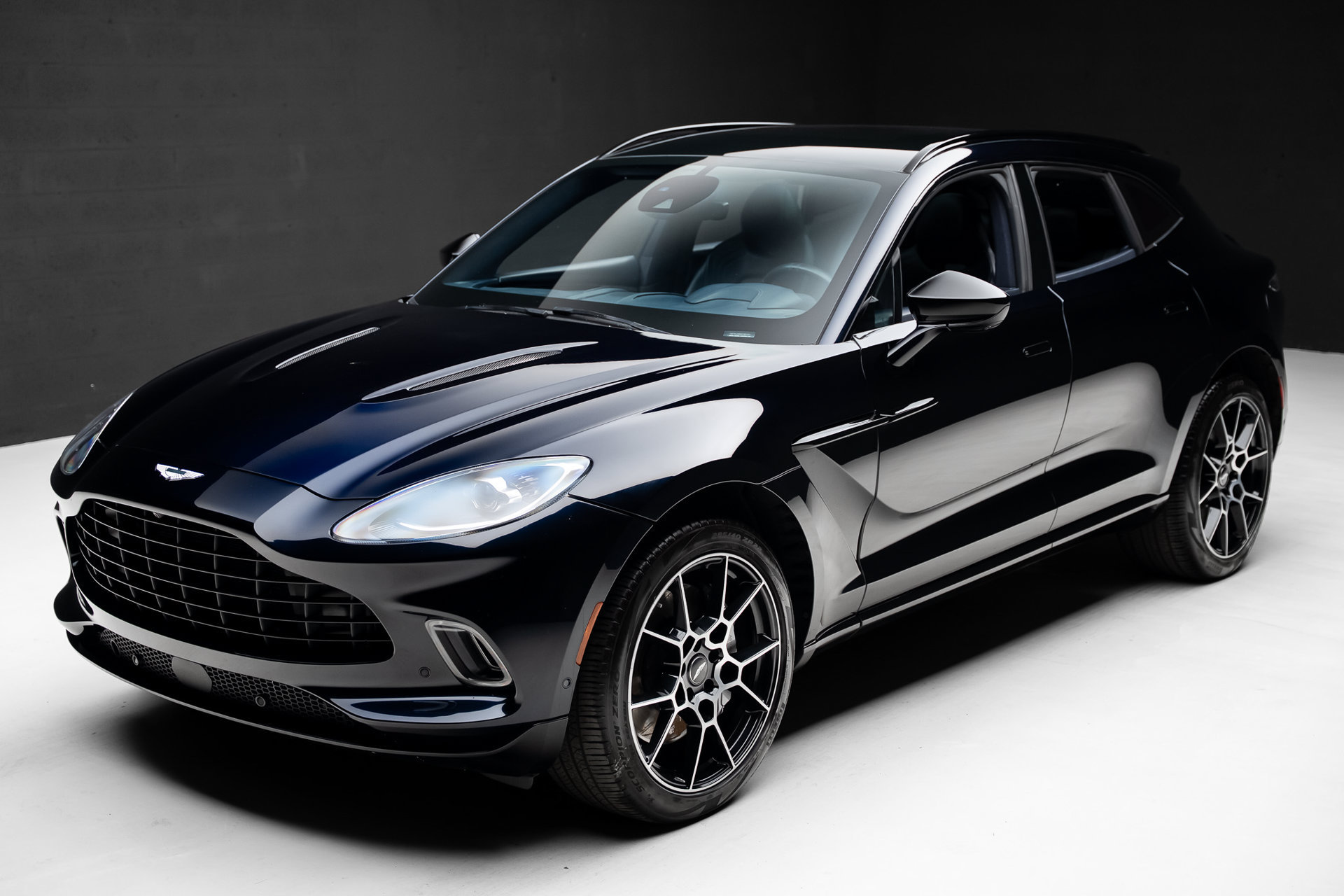 Used 2021 Aston Martin DBX AWD/4WD image 5