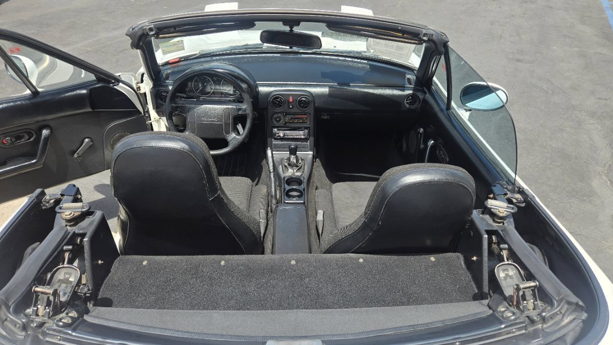 Used 1993 MAZDA MX-5 Miata RWD image 23