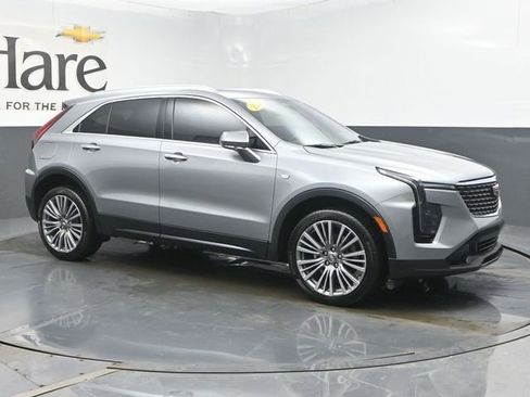 Used 2024 Cadillac XT4 Premium Luxury image 6