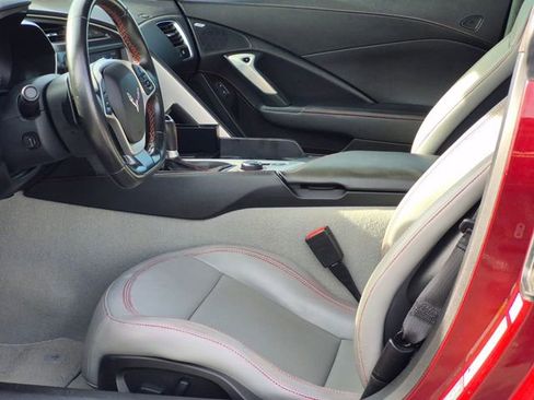 Used 2019 Chevrolet Corvette Stingray Coupe image 16