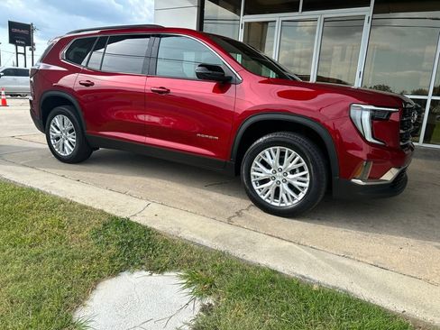 Used 2026 GMC Acadia Elevation w/ Elevation Premium Package FWD image 2