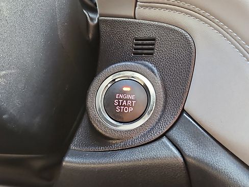 Used 2023 Subaru Outback Limited image 25