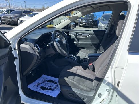 Used 2016 Nissan Rogue SV w/ SV Premium Package AWD/4WD image 9