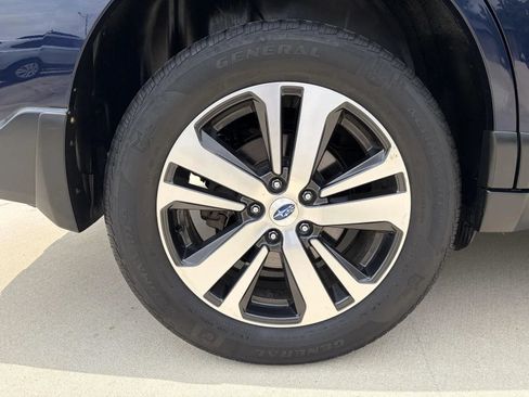 Used 2018 Subaru Outback 3.6R Limited AWD/4WD image 9