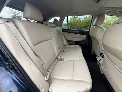 Used 2018 Subaru Outback 3.6R Limited AWD/4WD image 16