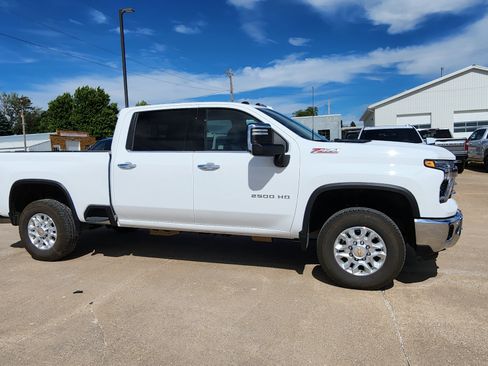 Certified 2026 Chevrolet Silverado 2500 LTZ w/ LTZ Plus Package AWD/4WD image 3