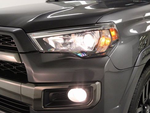 Used 2019 Toyota 4Runner Limited image 9