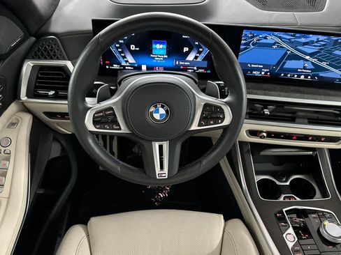 Used 2025 BMW X7 M60i image 14