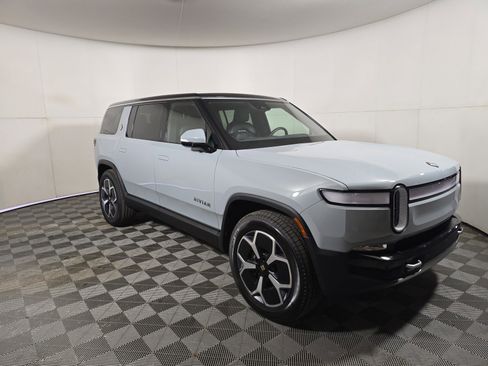 Used 2024 Rivian R1S Adventure AWD/4WD image 7