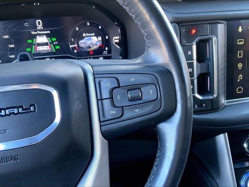 Used 2023 GMC Yukon XL Denali w/ Advanced Technology Package image 19