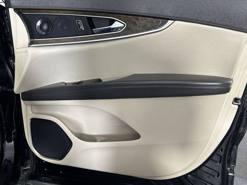 Used 2019 Lincoln Nautilus Reserve FWD image 31