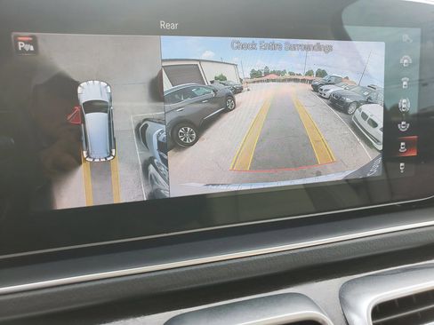 Used 2022 Mercedes-Benz GLS 450 4MATIC image 3