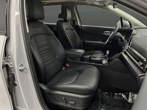 Used 2025 Kia Sportage SX image 31
