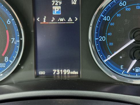 Used 2017 Toyota Corolla SE FWD image 8