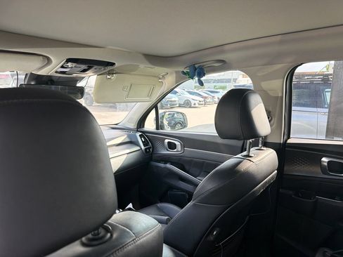 Used 2022 Kia Sorento SX AWD/4WD image 9
