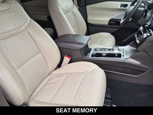 Used 2023 Ford Explorer Platinum w/ Technology Package AWD/4WD image 27