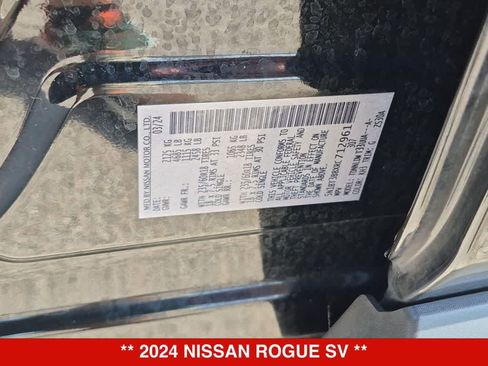 Used 2024 Nissan Rogue SV AWD/4WD image 33