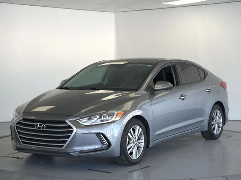 Used 2018 Hyundai Elantra Value Edition w/ Cargo Package FWD image 3