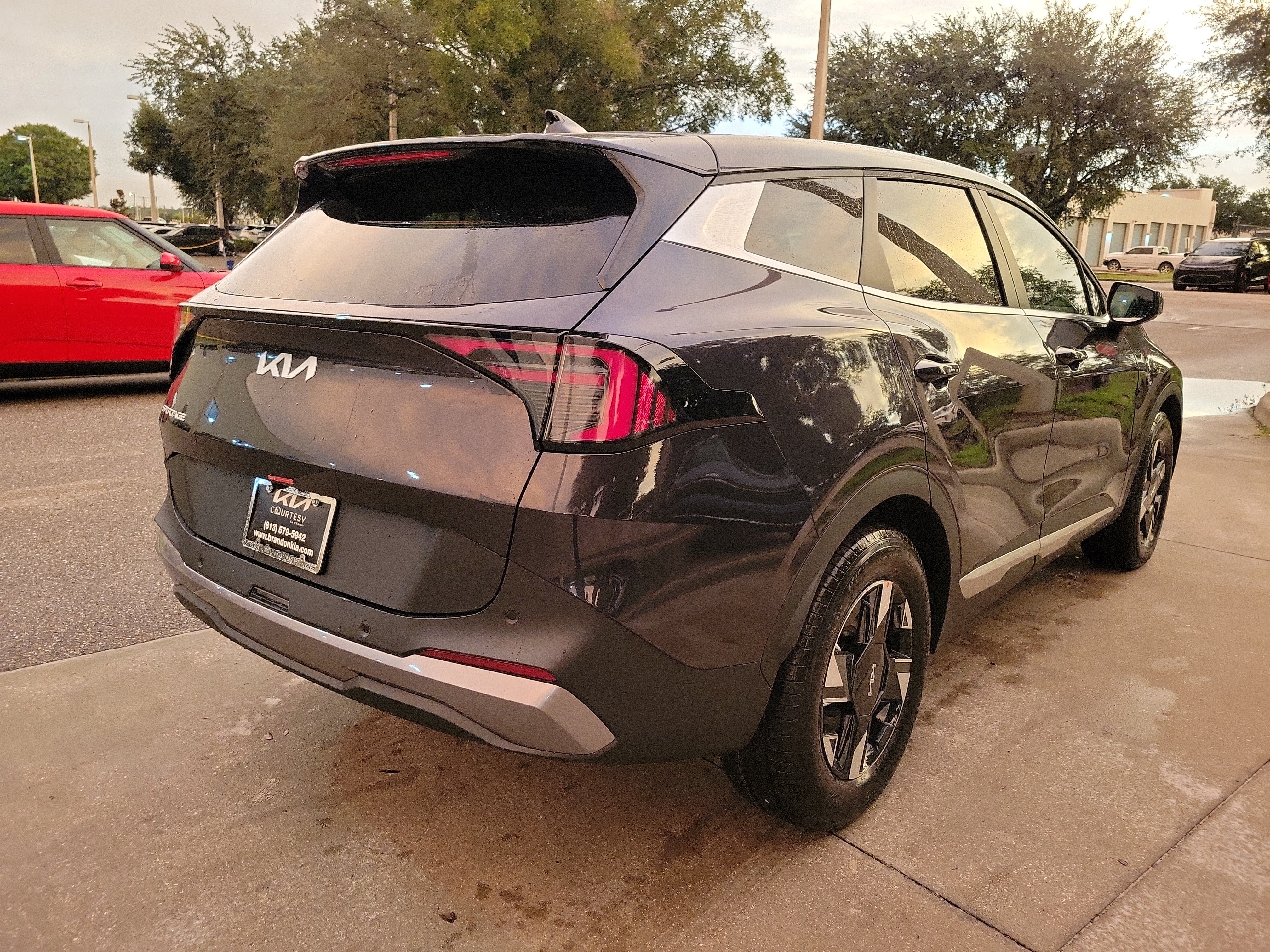 New 2027 Kia Sportage LX FWD image 3