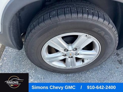 Used 2022 Chevrolet Trax LS w/ Tint and Cruise Package FWD image 5