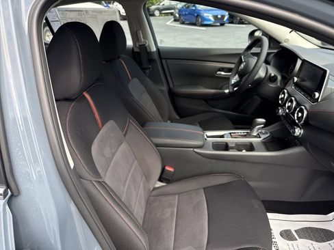 New 2025 Nissan Sentra SR FWD image 17
