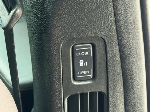 Used 2018 Honda Odyssey EX image 28