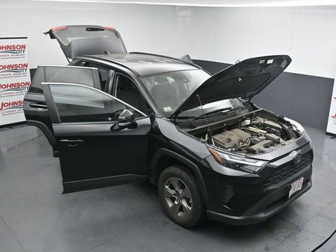 Used 2024 Toyota RAV4 XLE AWD/4WD image 25