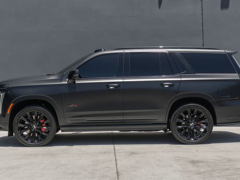 Used 2026 Cadillac Escalade V AWD/4WD image 2