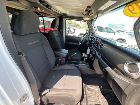 Used 2019 Jeep Wrangler Unlimited Sahara AWD/4WD image 26