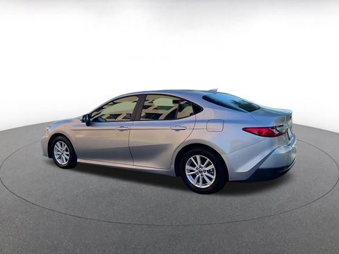 Used 2025 Toyota Camry LE image 10