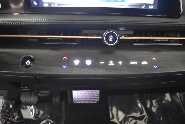 Certified 2024 Nissan Ariya AWD image 18