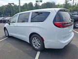 New 2026 Chrysler Pacifica Select image 3