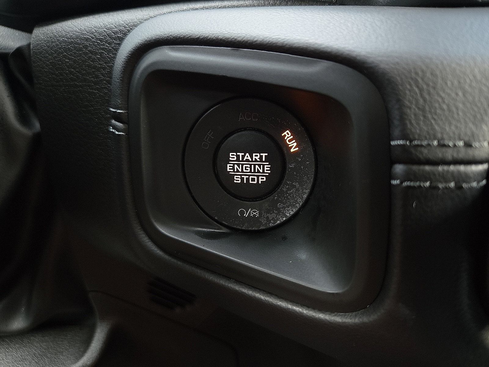 Used 2025 Jeep Wrangler Unlimited Rubicon w/ Convenience Group AWD/4WD image 20
