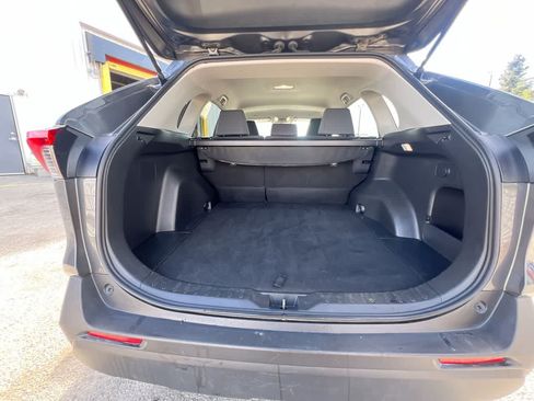 Used 2025 Toyota RAV4 XLE AWD/4WD image 26