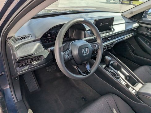 Used 2025 Honda Accord SE image 18