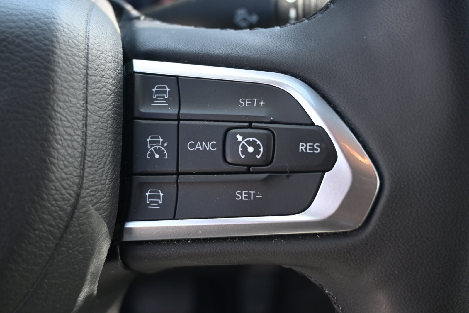 Used 2024 Jeep Compass Limited AWD/4WD image 15