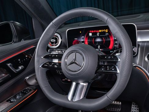 New 2026 Mercedes-Benz GLC 300 image 16