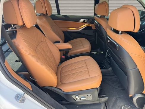 Used 2025 BMW X7 xDrive40i AWD/4WD image 17