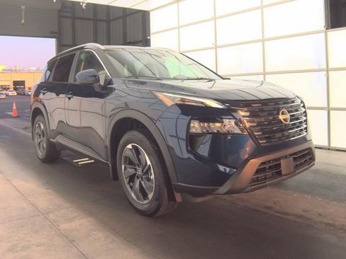 Certified 2025 Nissan Rogue SV w/ SV Premium Package FWD image 11