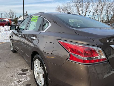 Used 2015 Nissan Altima 2.5 SV w/ Convenience Package image 5