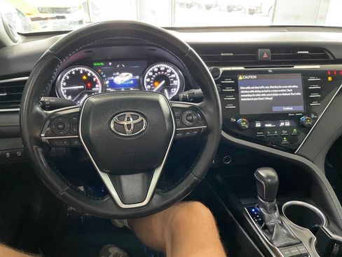 Used 2018 Toyota Camry XLE image 31