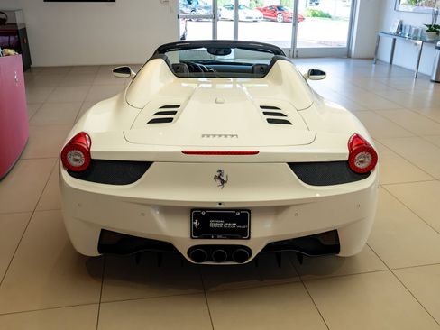 Certified 2015 Ferrari 458 Spider RWD image 5