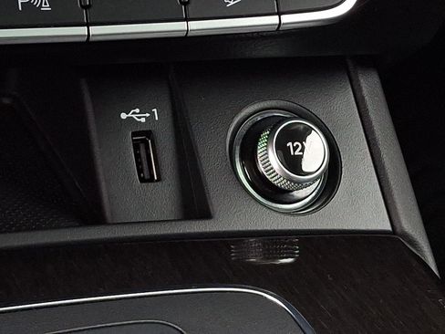 Used 2020 Audi Q5 e Prestige w/ Prestige Package image 26