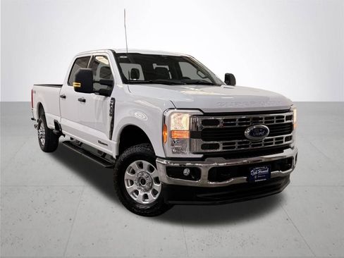 Used 2024 Ford F350 XLT image 7